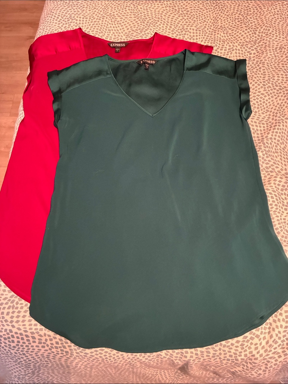 Set of 2 GUC-Express Women's V-Neck Cap Sleeve Tops